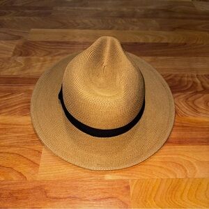 Pineapple Star 22”-22 3/4” Straw Style Paper Hat Men’s Size Medium Tan Hat